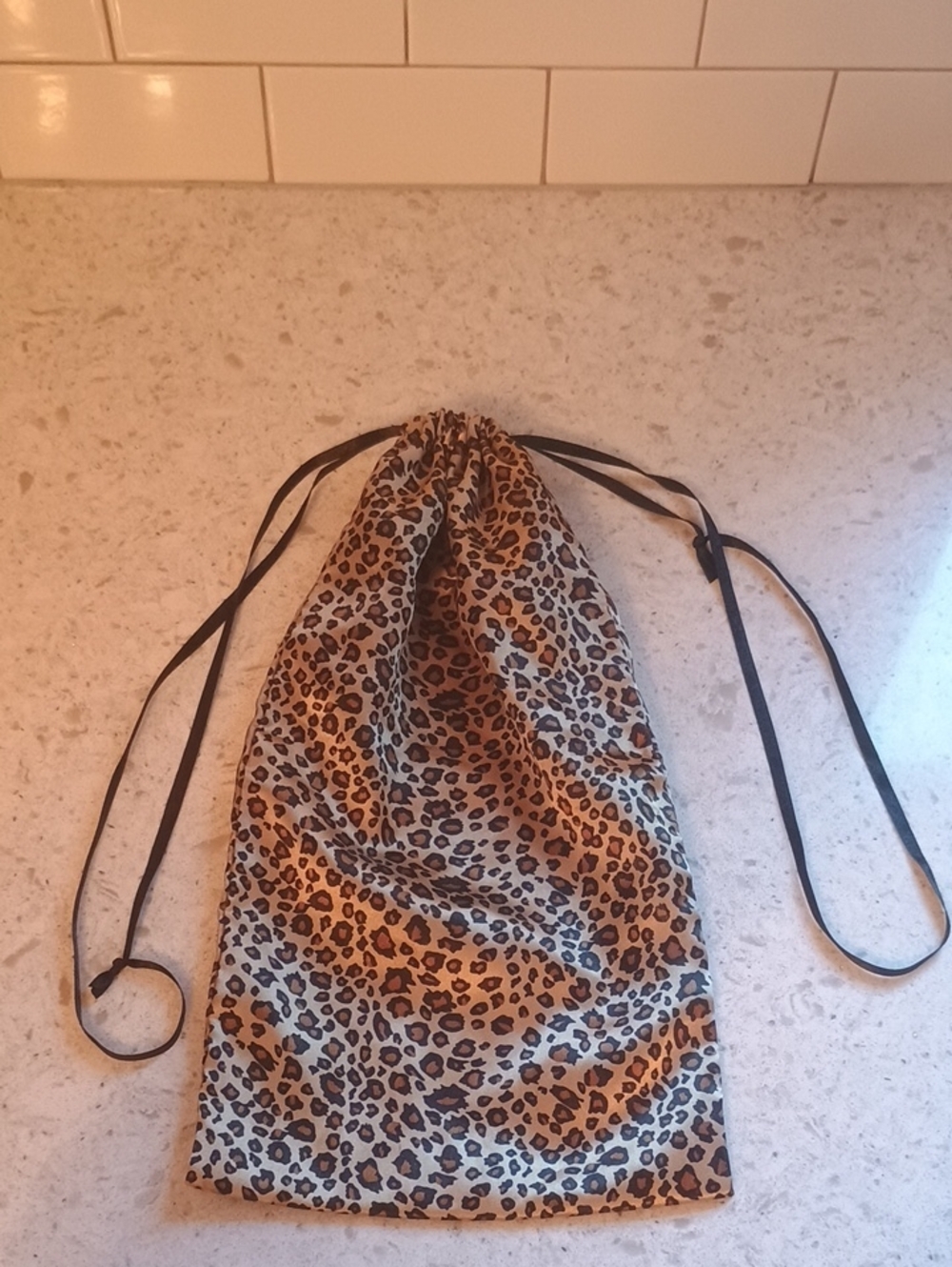 Leopard Print Drawstring Dust Bag - Picture 3 of 3